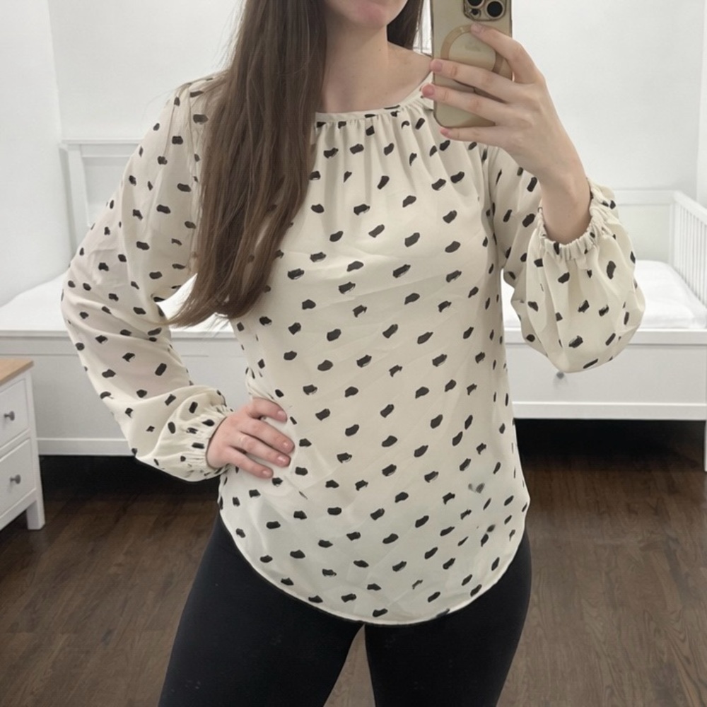 H&M Cream Blouse Black Print Long Sleeve Flowy Chic Minimalist